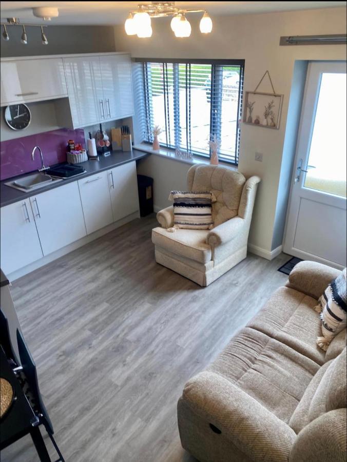 Poppy'S Place Llandudno Junction Exteriér fotografie